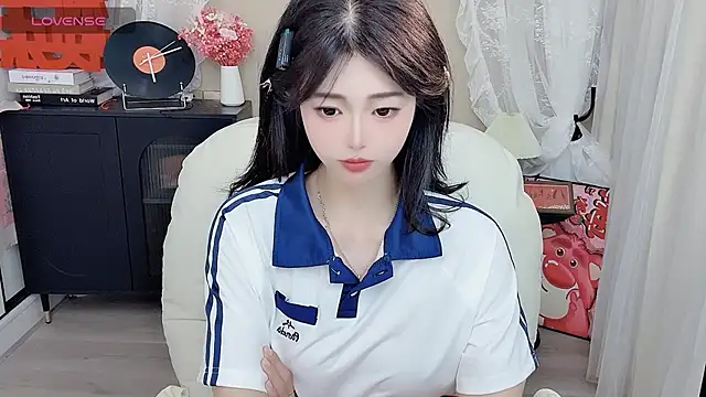 CeeKie online show from April 10, 2026, 10:44 am