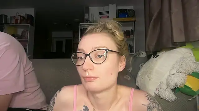 Snapshot of harleyblair chatting on May 19, 2026, 10:06 pm harleyblair online show from May 19, 2026, 10:06 pm