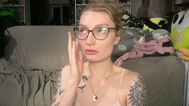 Snapshot of harleyblair chatting on July 13, 2026, 10:31 pm harleyblair online show from July 13, 2026, 10:31 pm