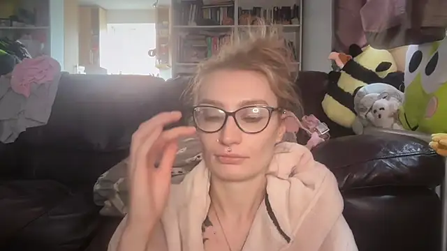 Snapshot of harleyblair chatting on July 18, 2026, 2:14 pm harleyblair online show from July 18, 2026, 2:14 pm