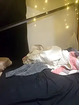 VeiledMuse online show from October 28, 2025, 1:17 am