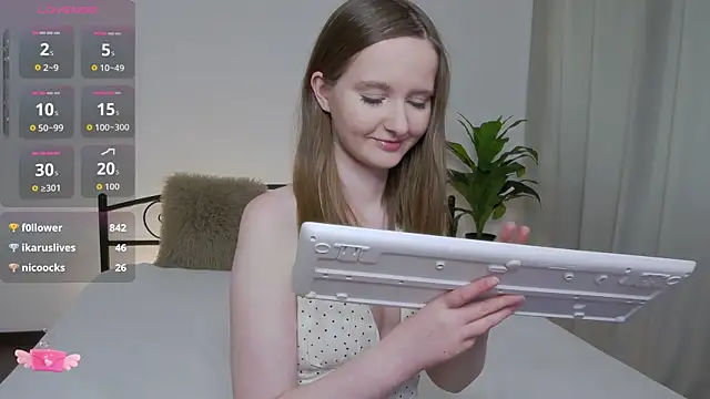 AlexsisFaee online show from May 21, 2026, 2:47 pm