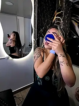 Snapshot of _ManuVeelez chatting on October 8, 2025, 3:08 am ManuVeelez online show from October 8, 2025, 3:08 am