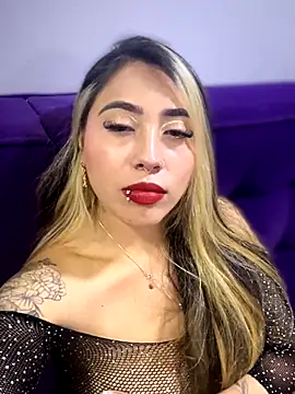 Snapshot of _ManuVeelez chatting on November 7, 2025, 5:23 am ManuVeelez online show from November 7, 2025, 5:23 am