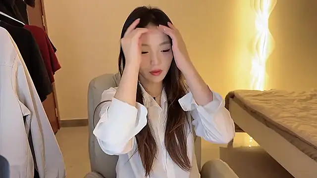 Robin-o3 online show from September 15, 2025, 3:12 pm