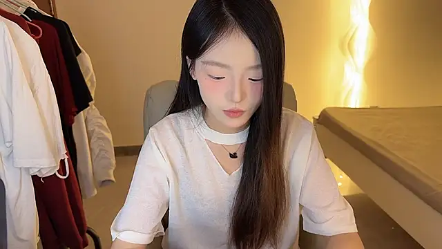 Robin-o3 online show from October 15, 2025, 6:05 pm