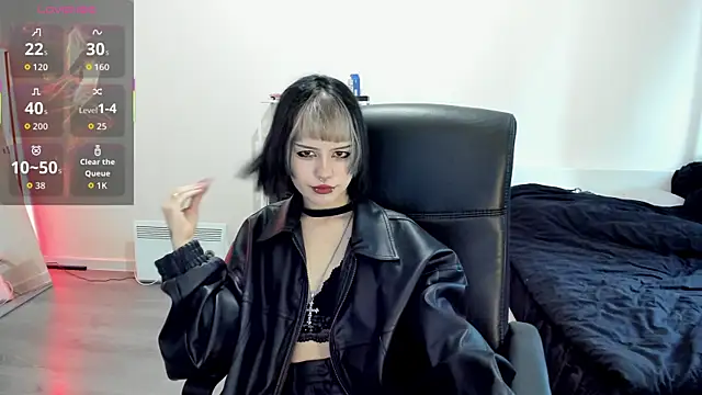 LiyaLuna online show from October 10, 2025, 10:49 am