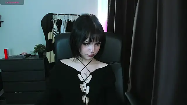 LiyaLuna online show from March 13, 2026, 12:32 pm