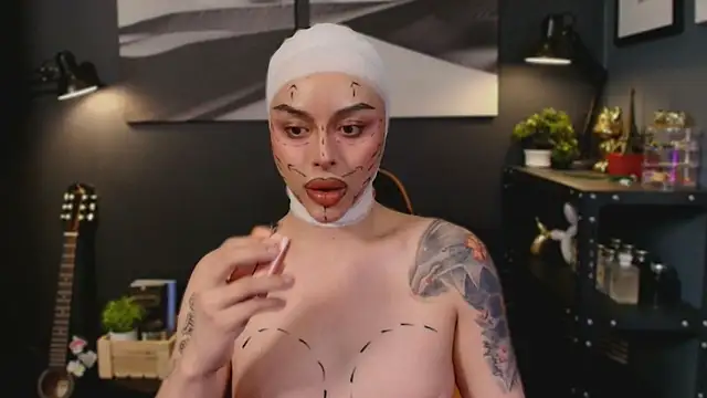 LUNACOCKSLAYER online show from October 31, 2025, 1:46 am