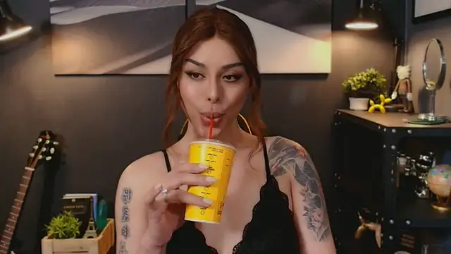 LUNACOCKSLAYER online show from February 8, 2026, 4:48 pm