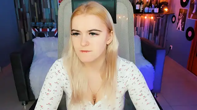 Snapshot of Stef_Nicks chatting on February 1, 2026, 7:39 am Stef Nicks online show from February 1, 2026, 7:39 am