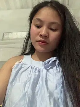 NhuFox online show from December 22, 2025, 12:49 pm