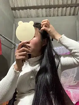 NhuFox online show from December 15, 2025, 1:50 pm