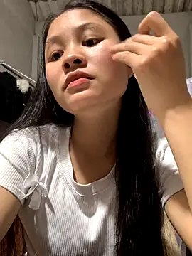 NhuFox online show from October 5, 2025, 1:13 pm