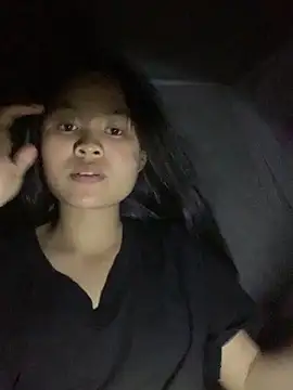 NhuFox online show from October 30, 2025, 1:31 pm