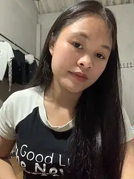 NhuFox online show from September 9, 2025, 1:42 pm