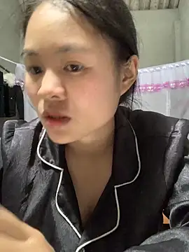 NhuFox online show from September 13, 2025, 1:33 pm