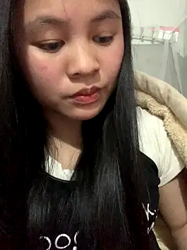 NhuFox online show from December 16, 2025, 1:26 pm