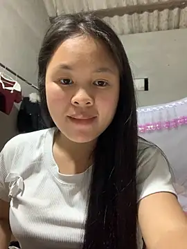 NhuFox online show from November 4, 2025, 12:42 pm