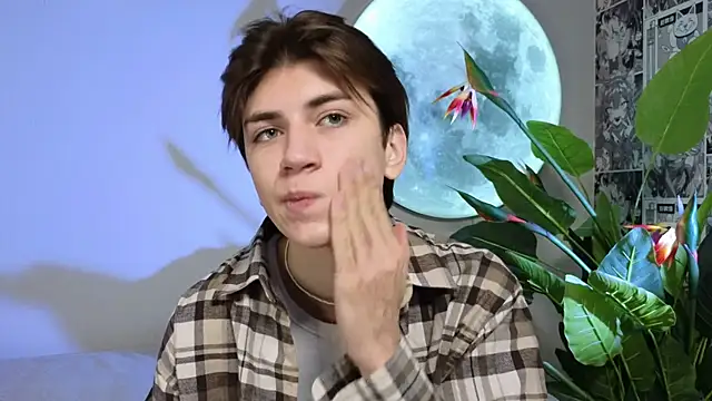 Oliver Starboy online show from October 7, 2025, 4:35 am