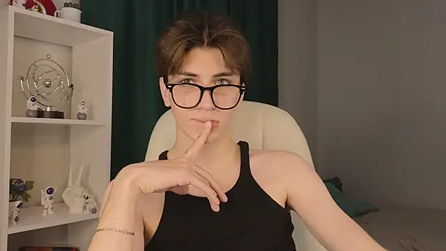 Oliver Starboy online show from September 17, 2025, 7:43 am