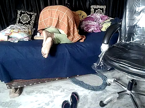 Anaconda-Mall online show from November 23, 2025, 6:29 pm