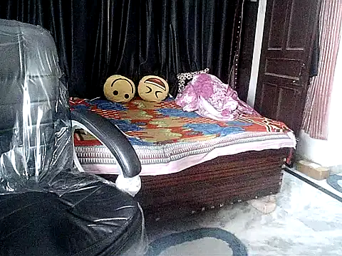 Anaconda-Mall online show from November 13, 2025, 5:39 pm