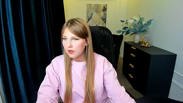 SaraMayki online show from September 26, 2025, 12:45 pm