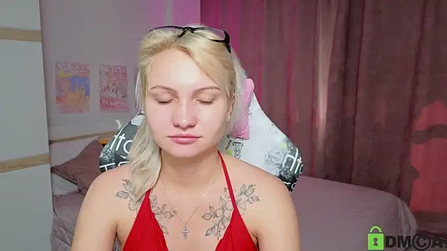 Snapshot of Cameronlovely_ chatting on September 13, 2025, 7:52 am Cameronlovely online show from September 13, 2025, 7:52 am