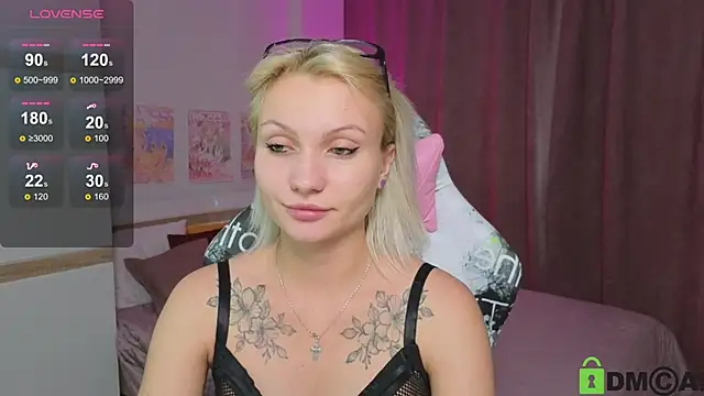 Snapshot of Cameronlovely_ chatting on September 16, 2025, 8:37 am Cameronlovely online show from September 16, 2025, 8:37 am