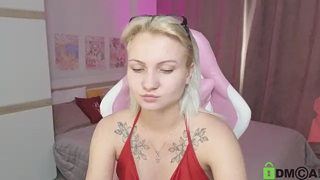 Snapshot of Cameronlovely_ chatting on September 9, 2025, 8:13 am Cameronlovely online show from September 9, 2025, 8:13 am