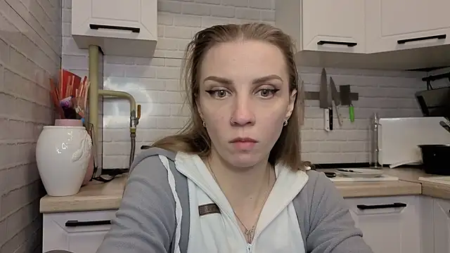 Edena  online show from April 10, 2026, 7:54 pm