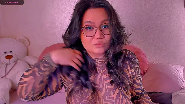 KellyOldridge online show from September 15, 2025, 7:36 pm