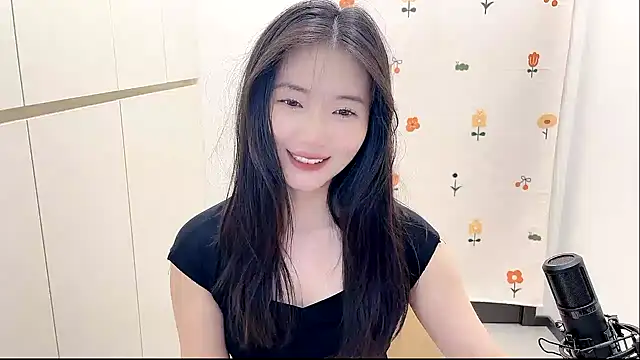 Rosalind xixi online show from September 10, 2025, 4:06 pm