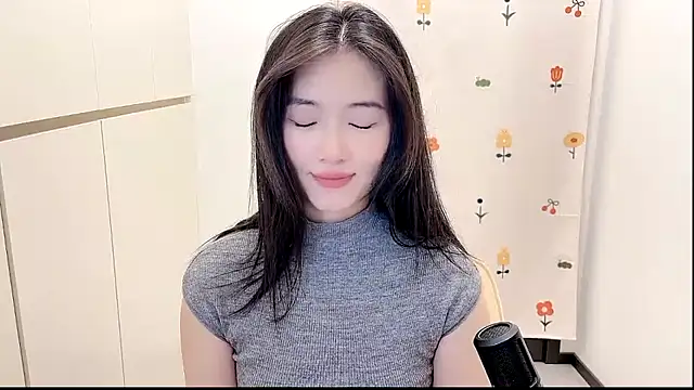 Rosalind xixi online show from October 2, 2025, 2:09 pm