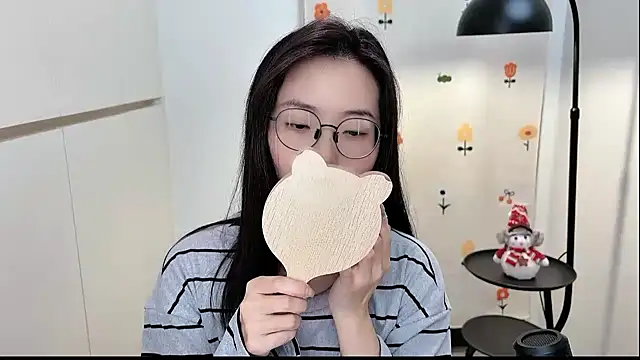 Snapshot of Rosalind_xixi chatting on December 17, 2025, 7:13 am Rosalind xixi online show from December 17, 2025, 7:13 am