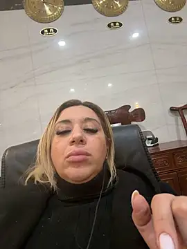 TheeaBlanco online show from November 28, 2025, 4:18 pm