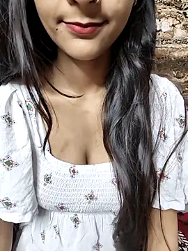 Indian-Aleena online show from October 6, 2025, 6:52 pm