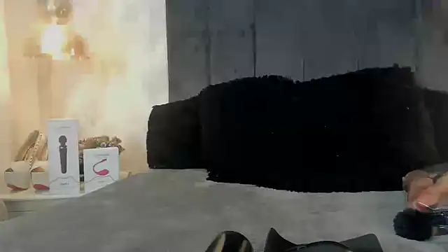 Foxx  Tatto  online show from November 13, 2025, 12:53 pm