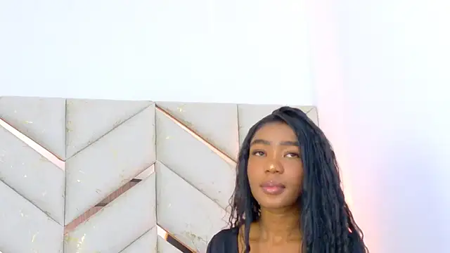 Snapshot of AlanaDoll chatting on November 11, 2025, 3:51 pm AlanaDoll online show from November 11, 2025, 3:51 pm