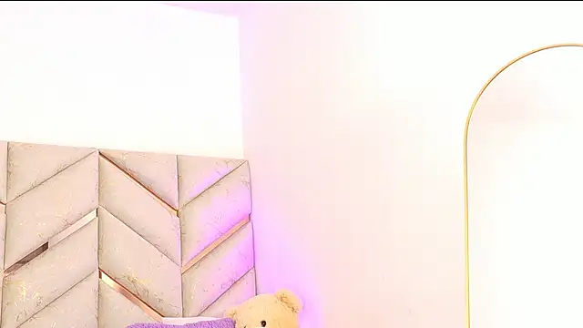 Snapshot of AlanaDoll chatting on September 27, 2025, 2:34 pm AlanaDoll online show from September 27, 2025, 2:34 pm