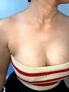 Linh linh01 online show from October 7, 2025, 8:26 am