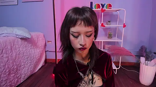 Hannahpage online show from February 23, 2026, 12:17 pm