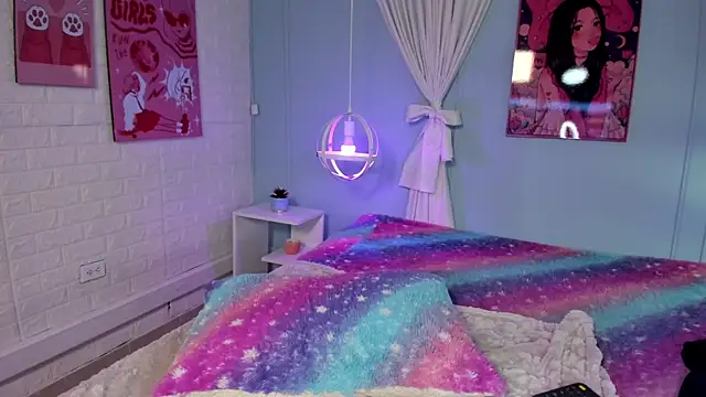 Hannahpage online show from December 19, 2025, 12:29 pm