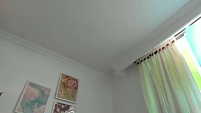 canelleGarces online show from April 12, 2026, 1:03 pm