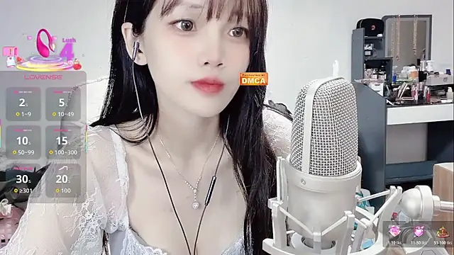 twlilybae online show from March 1, 2026, 11:43 am