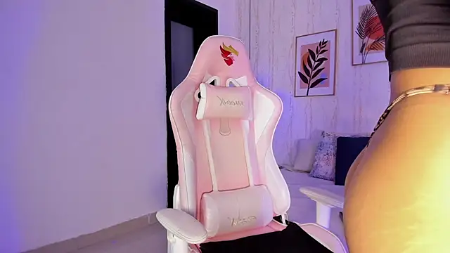 Ayleen Dunkan online show from November 20, 2025, 2:18 pm