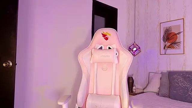 Ayleen Dunkan online show from September 21, 2025, 1:05 pm