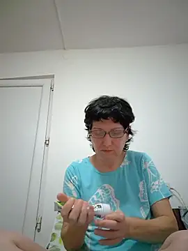 Vera Elle online show from December 14, 2025, 5:29 pm