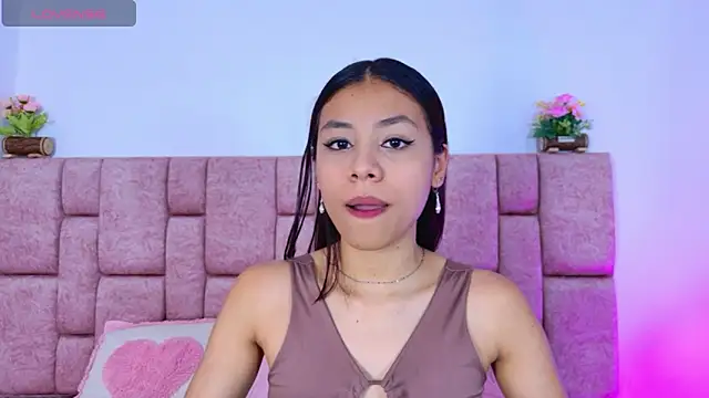 ScarlettLuxe online show from November 22, 2025, 11:31 am